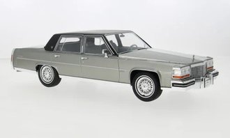 1:18 1982 Cadillac Fleetwood Brougham (Gray)