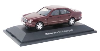 1:43 1995 Mercedes-Benz E320 Avantgarde 4-Door Sedan (Maroon)