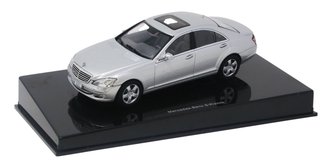 1:43 2006 Mercedes-Benz S-Class 4-Door Sedan (Silver)