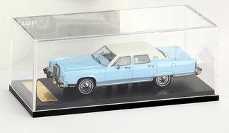 1:64 1979 Lincoln Continental Town Car (Wedgewood Blue) 1:64 1979 Lincoln Continental Town Car (Wedgewood Blue)