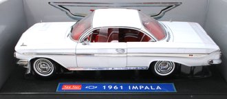 1:18 1961 Chevrolet Impala SS 409 (White) 1:18 1961 Chevrolet Impala SS 409 (White)
