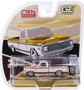 Chase 1:64 1972 Chevrolet C-10 Short Bed Custom ***Gold Chrome***
