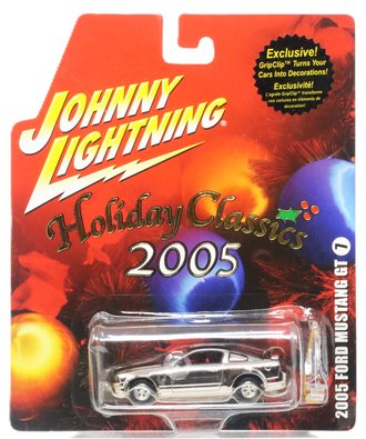1:64 2005 Holiday Classic - 2005 Ford Mustang GT (Silver)