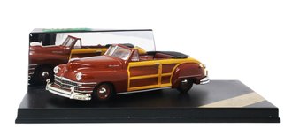 1:43 1947 Chrysler Town & Country Closed Convertible (Brown)