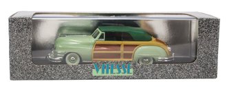 1:43 1947 Chrysler Town & Country Closed Convertible (Green)