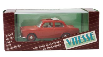 1:43 Volkswagen 1500 2-Door w/Open Sunroof (Red)