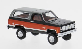1:87 1975 Chevrolet K5 Blazer (Black/Red)