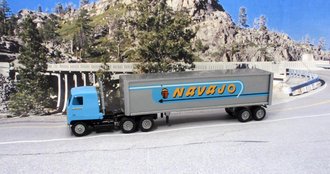 Mack Ultra-Liner COE Sleeper w/Van Trailer "Navajo" Mack Ultra-Liner COE Sleeper w/Van Trailer "Navajo"