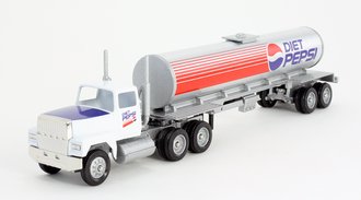 Ford 9000 Day Cab w/Cylindrical Tanker Trailer "Diet Pepsi" Ford 9000 Day Cab w/Cylindrical Tanker Trailer "Diet Pepsi"