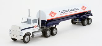 Ford 9000 Day Cab w/Cylindrical Tanker Trailer "Liquid Carbonic" Ford 9000 Day Cab w/Cylindrical Tanker Trailer "Liquid Carbonic"