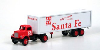White 9000 Day Cab w/Van Trailer "Santa Fe" White 9000 Day Cab w/Van Trailer "Santa Fe"