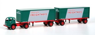 Consolidated Freightways White 3000 w/Pup Trailers
