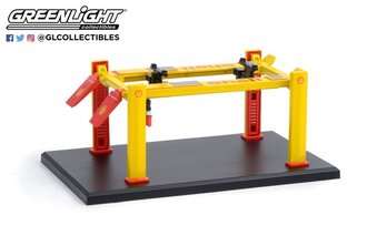 1:64 Four-Post Lifts - Shell Oil ***Loose in Packaging***