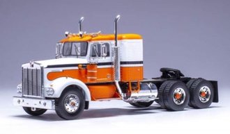 1:43 1970 Kenworth W 925 Tractor (White/Orange) ***Cracked Case/Missing Smoke Stack*** 1:43 1970 Kenworth W 925 Tractor (White/Orange) ***Cracked Case/Missing Smoke Stack***
