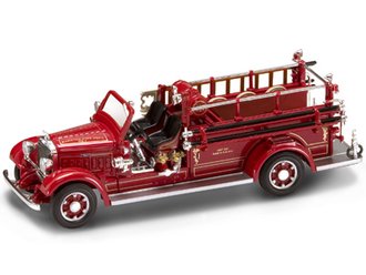 1:43 1935 Mack Type 75BX Fire Pumper (Red) ***Bad Box*** 1:43 1935 Mack Type 75BX Fire Pumper (Red) ***Bad Box***