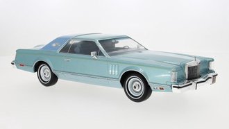 1:18 1978 Lincoln Continental Mark V (Light Blue) ***Missing Hood Ornament*** 1:18 1978 Lincoln Continental Mark V (Light Blue) ***Missing Hood Ornament***