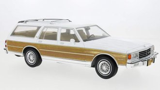 1:18 1985 Chevrolet Caprice Estate Wagon (White w/Wood Grain)***Broken Hood Ornament***