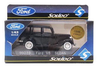 1:43 Ford V8 Sedan (Black) *** Bad Box *** 1:43 Ford V8 Sedan (Black) *** Bad Box ***