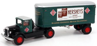 1:64 Mack BM w/22' Trailer "Railway Express - Hershey's Syrup" *** No Original Box ***