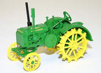 1:50 John Deere GP Tractor w/Steel Wheels