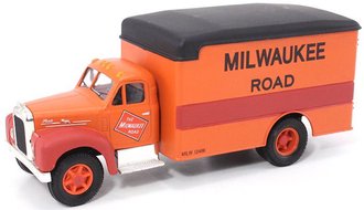 1:50 Mack B Box Van "Milwaukee Road"