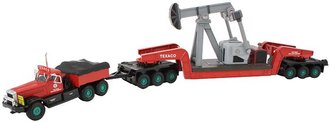 1:50 Texaco Diamond T w/Girder Trailer & Oil Derrick