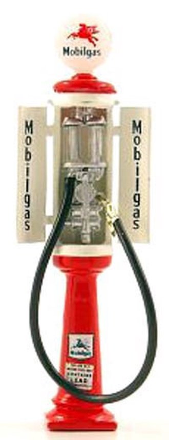 1927 Aster Boutillon Gas Pump "Mobilgas" 1927 Aster Boutillon Gas Pump "Mobilgas"